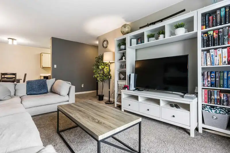 305 2750 FULLER STREET - photo 4 of 29