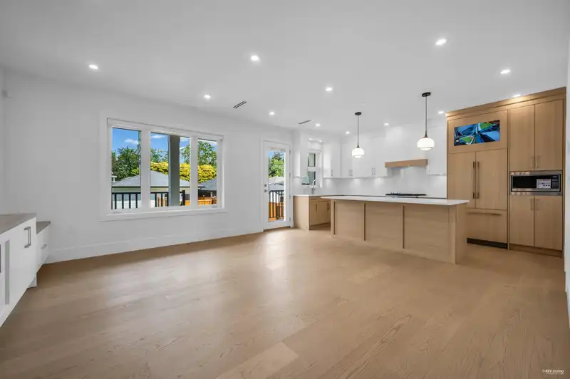 3673 E 48TH AVENUE - photo 1 of 33