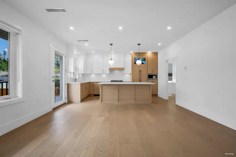 3673 E 48TH AVENUE - photo 2 of 33