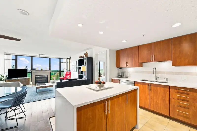 1205 615 HAMILTON STREET - photo 1 of 38