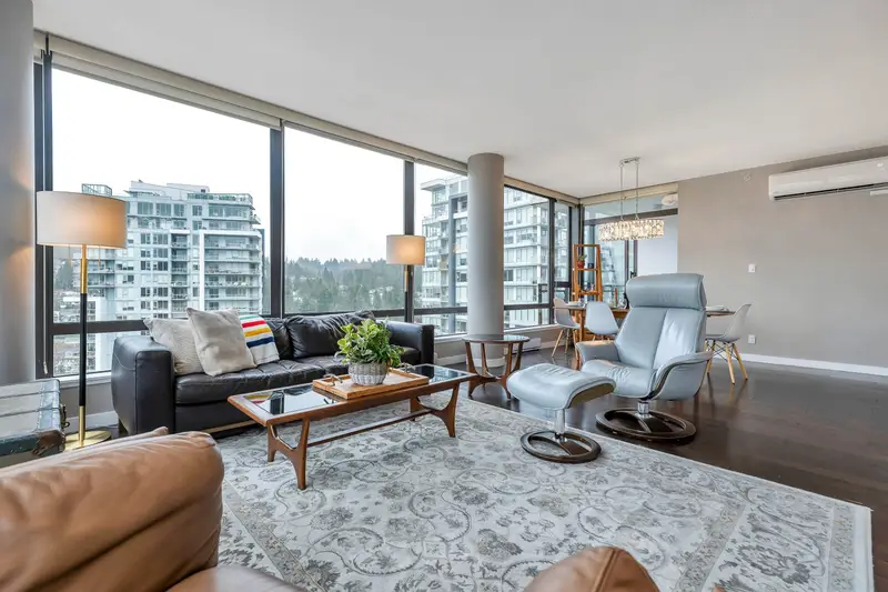 2002 400 CAPILANO ROAD - photo 2 of 25