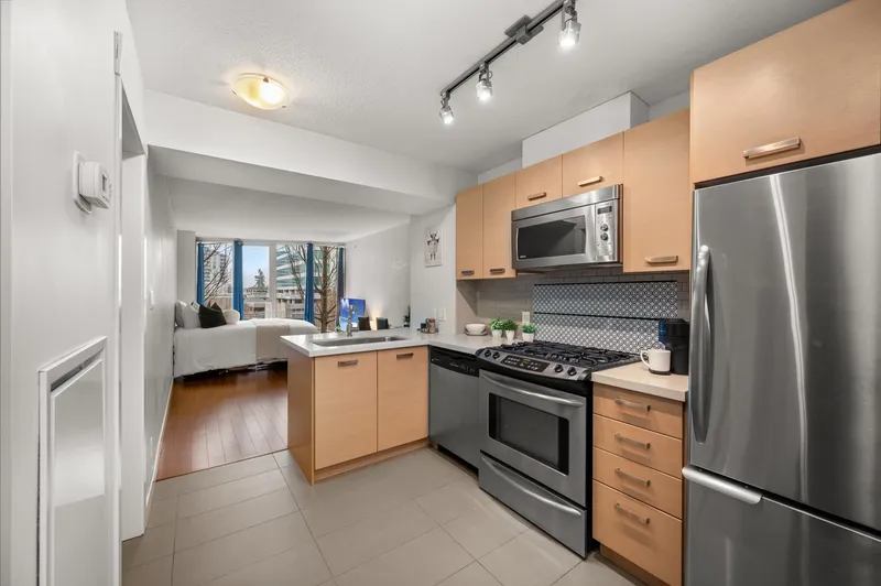 612 8033 SABA ROAD - photo 2 of 25