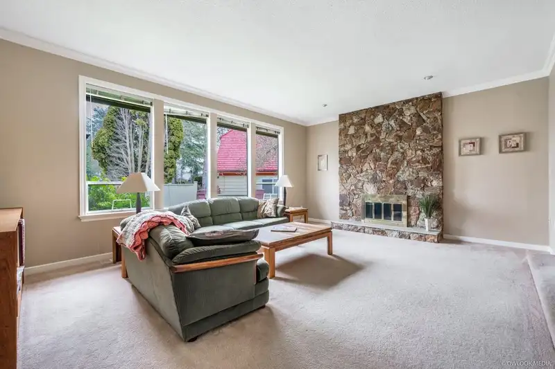 7720 WATERTON DRIVE - photo 2 of 21