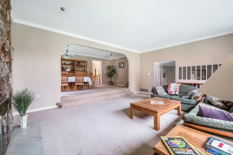7720 WATERTON DRIVE - photo 3 of 21