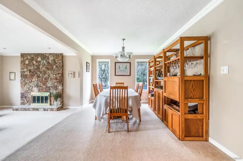 7720 WATERTON DRIVE - photo 4 of 21