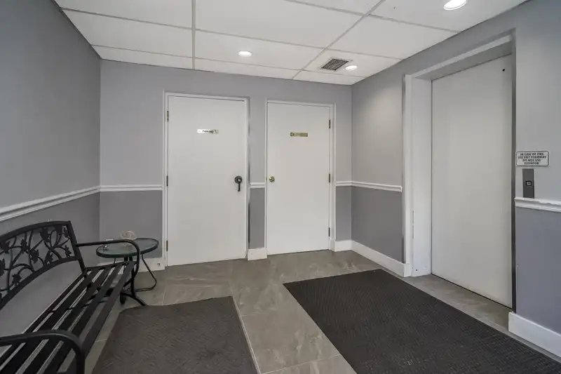 304 20350 54 AVENUE - photo 2 of 29