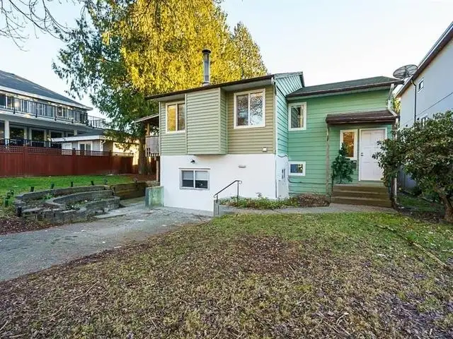 14860 89 AVENUE - photo 1 of 17