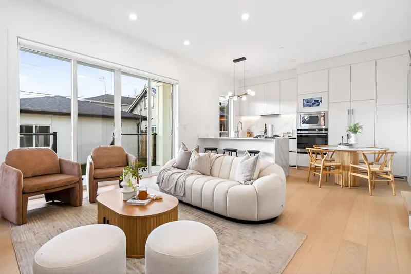 2 6933 PRINCE EDWARD STREET - photo 2 of 25