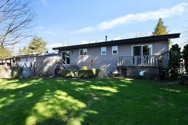 3847 LINDSAY STREET - photo 2 of 8