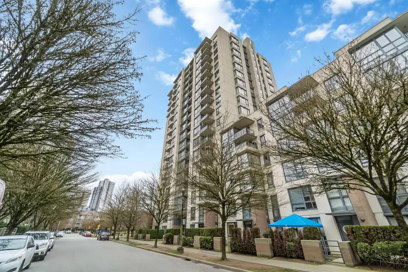 110 3588 CROWLEY DRIVE - photo 2 of 25