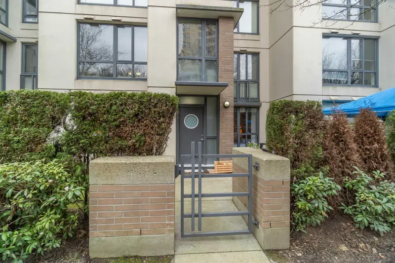 110 3588 CROWLEY DRIVE - photo 4 of 25