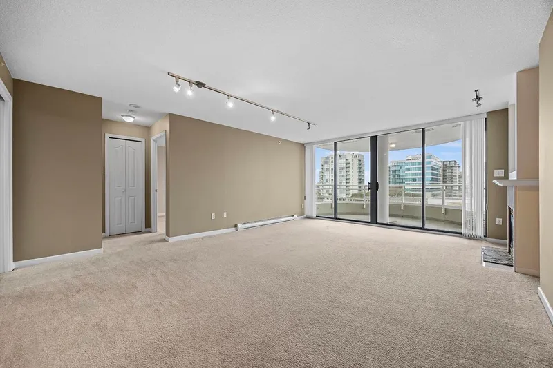 804 6080 MINORU BOULEVARD - photo 3 of 20