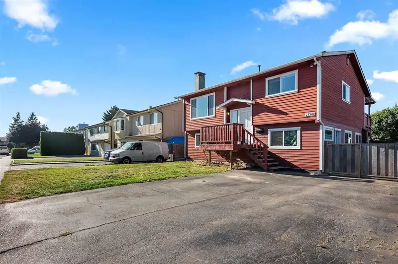 27549 31A AVENUE - photo 2 of 2