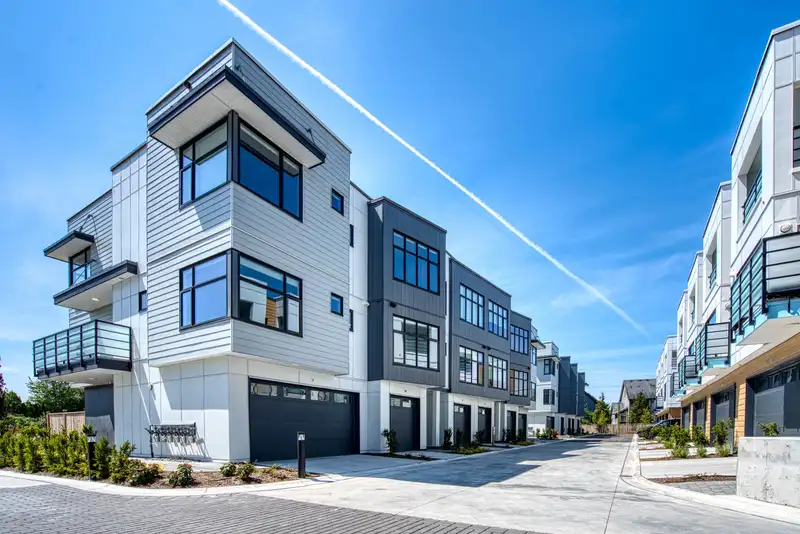 18 177 175A STREET - photo 1 of 39