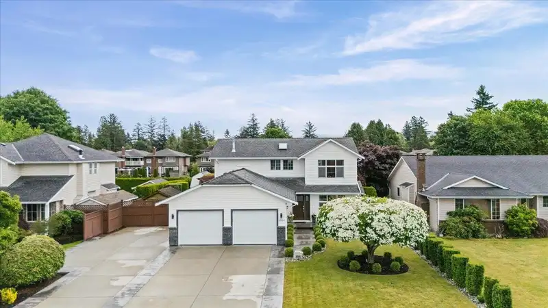 6914 GLENEDEN STREET - photo 1 of 40