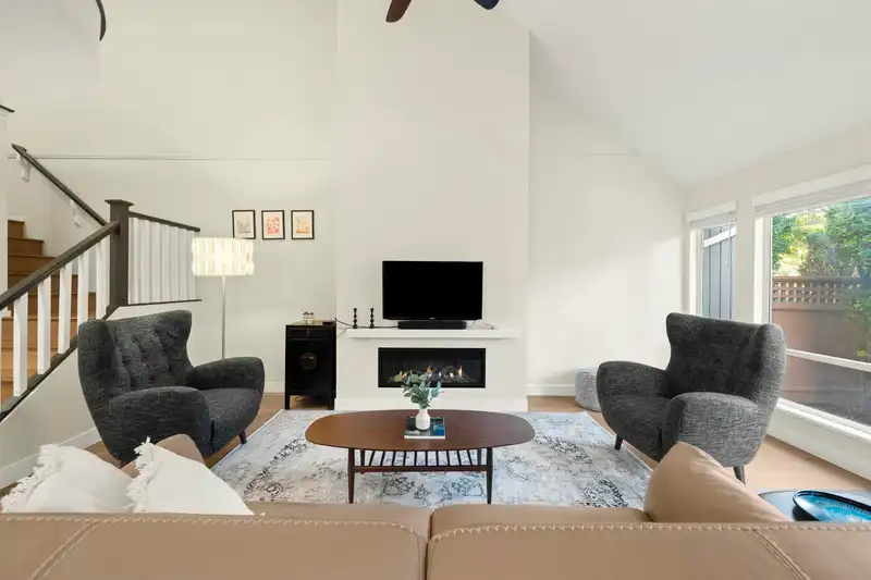 27 1925 INDIAN RIVER CRESCENT - photo 1 of 30