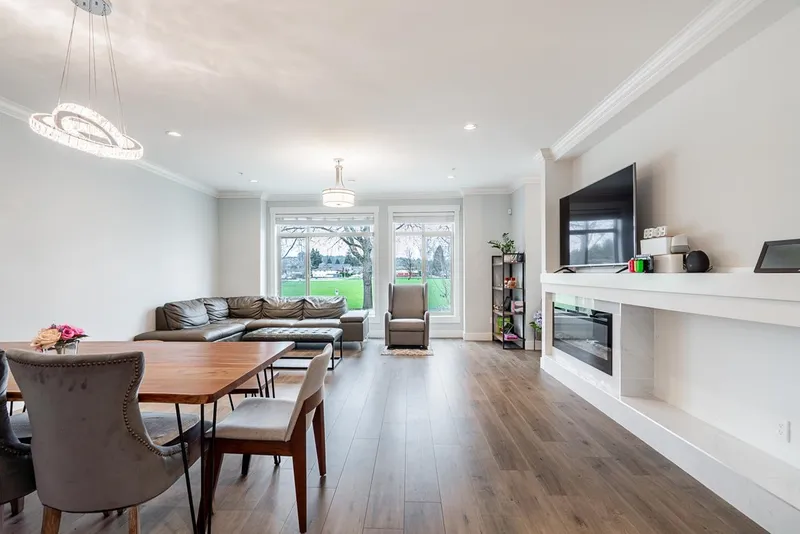 3 3126 WELLINGTON STREET - photo 3 of 25