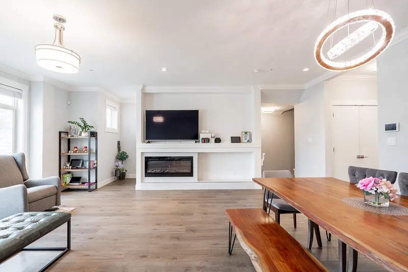 3 3126 WELLINGTON STREET - photo 4 of 25