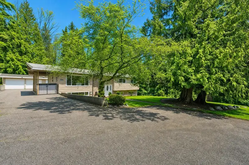 733 SHAW AVENUE - photo 2 of 40