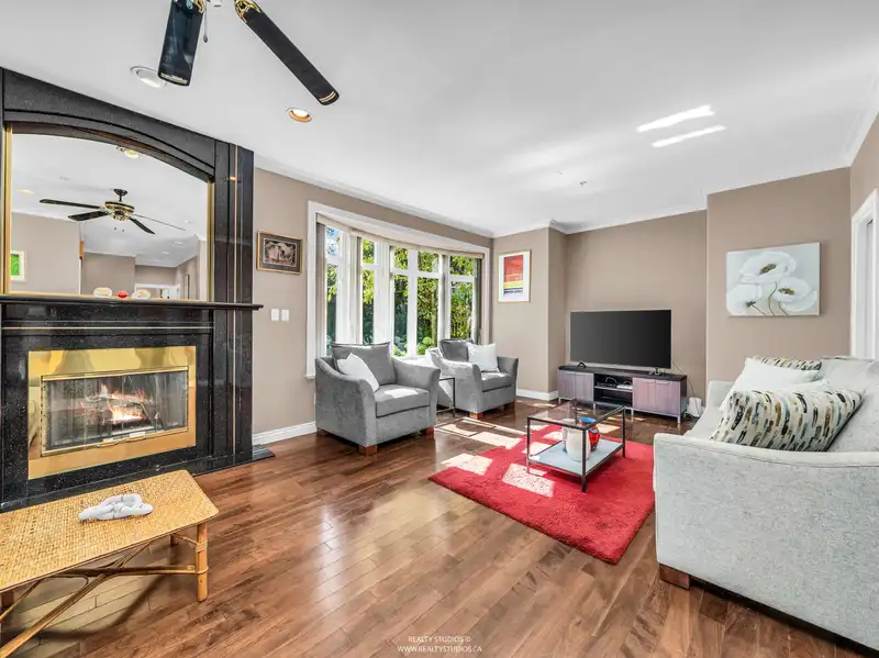 3491 PRINCE EDWARD STREET - photo 4 of 38