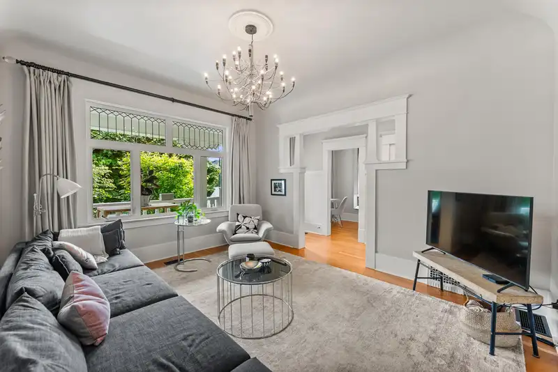 739 E 24TH AVENUE - photo 4 of 40