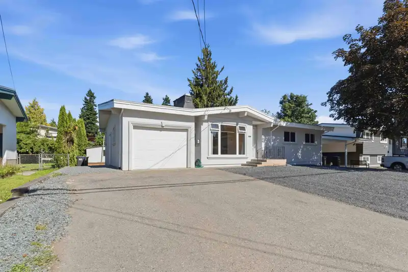 2326 BEAVER STREET - photo 2 of 34