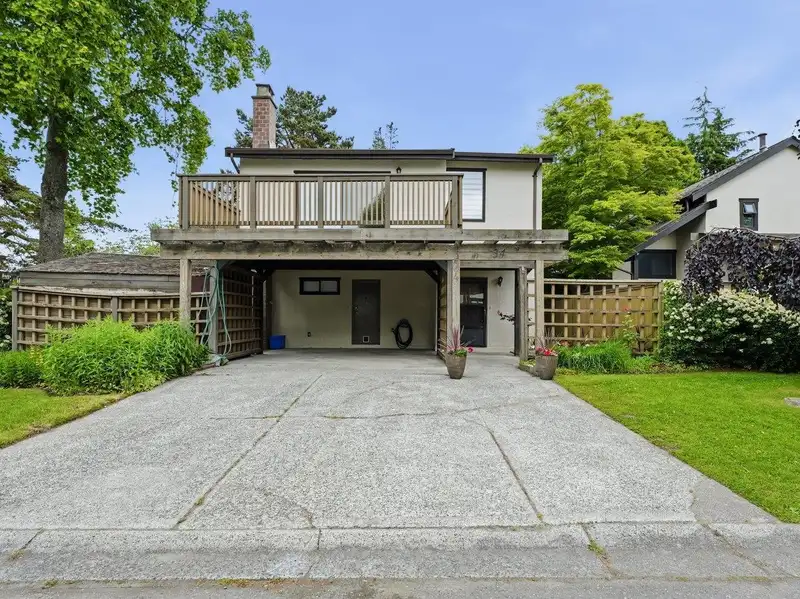 34 11291 7TH AVENUE - photo 3 of 37