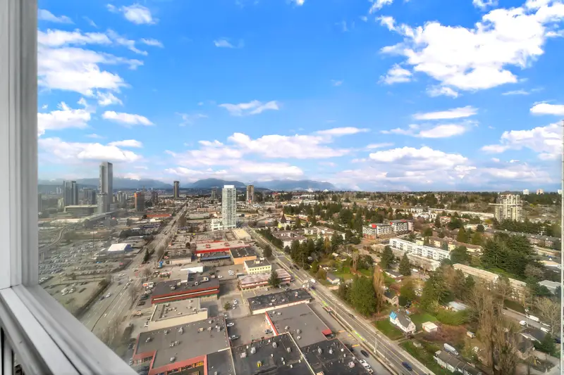 3306 13618 100 AVENUE - photo 2 of 21