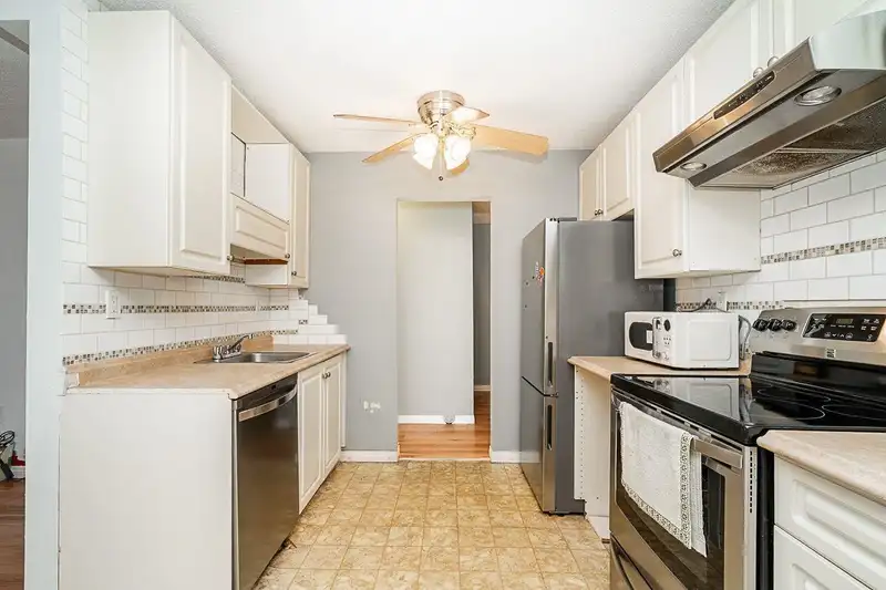 135B 8635 120 STREET - photo 4 of 27