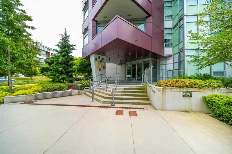 209 4963 CAMBIE STREET - photo 2 of 23