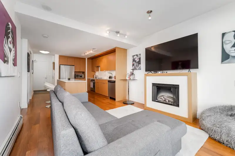 1503 158 W 13TH STREET - photo 4 of 20