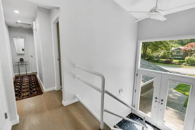 3610 REGENT AVENUE - photo 4 of 38