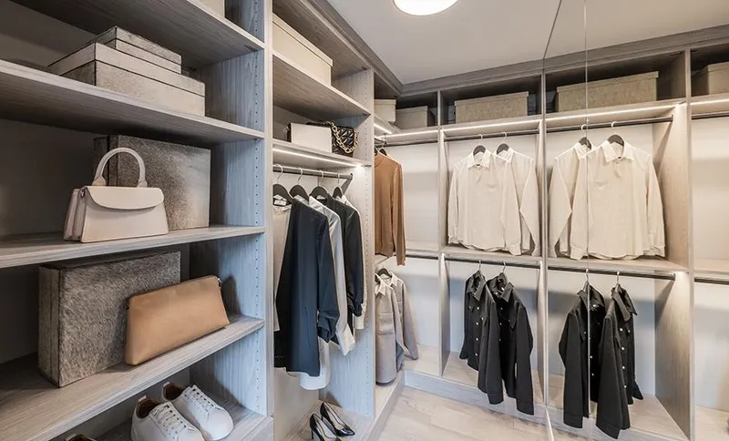 403 6138 BIRNEY AVENUE - photo 2 of 6