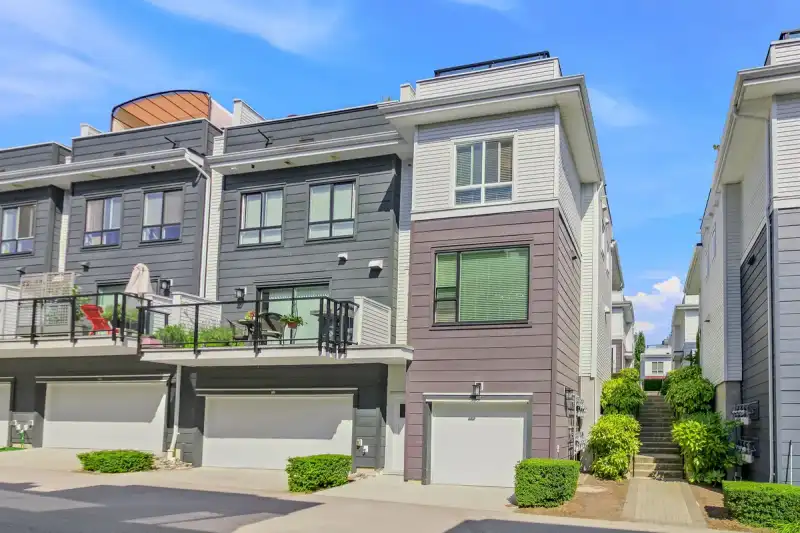 155 2280 163 STREET - photo 1 of 40