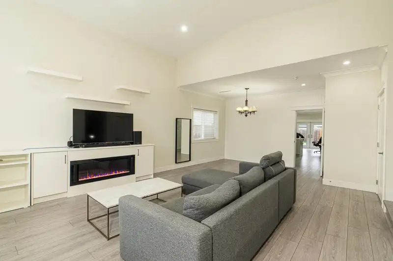1483 SPERLING AVENUE - photo 3 of 23