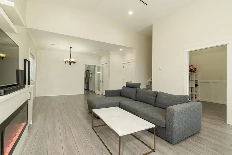 1483 SPERLING AVENUE - photo 4 of 23