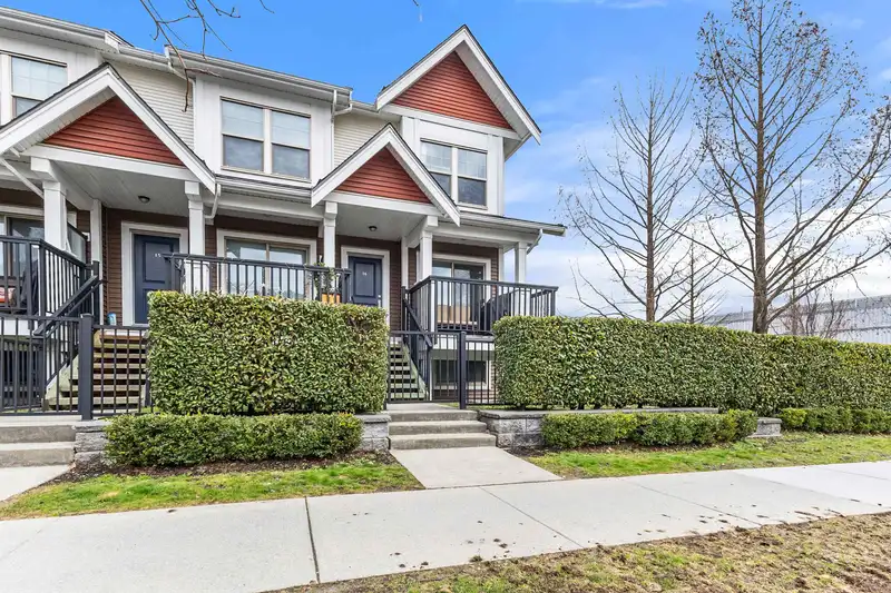 16 32633 SIMON AVENUE - photo 1 of 33