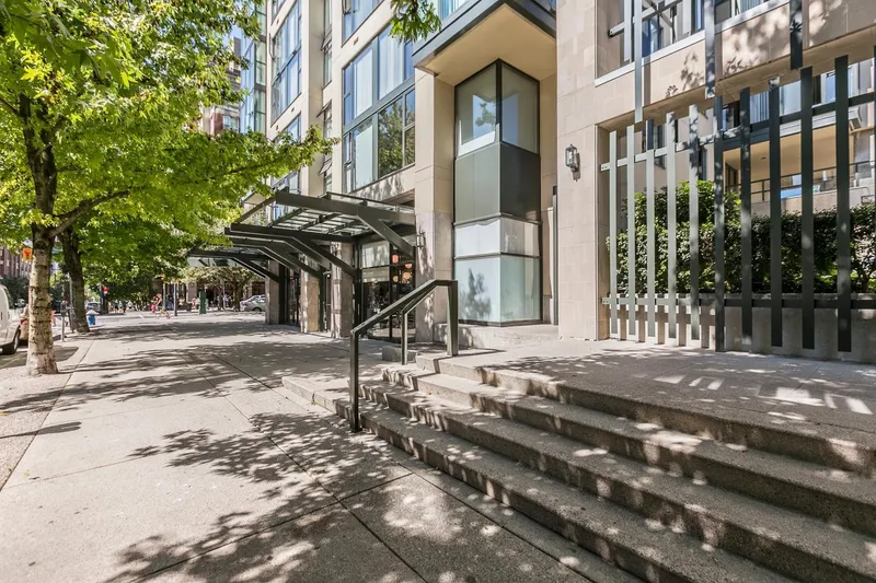 905 1155 HOMER STREET - photo 2 of 14