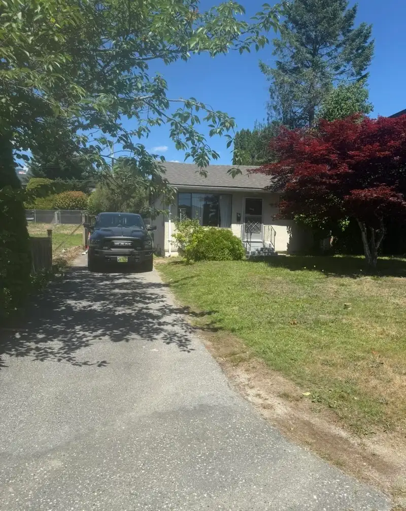 446 E 16TH STREET - photo 2 of 6