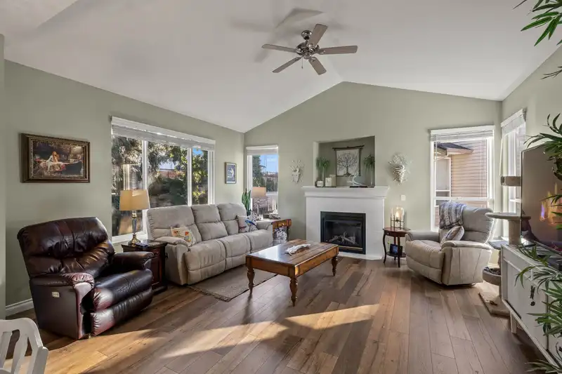 32976 HAWTHORNE AVENUE - photo 4 of 38
