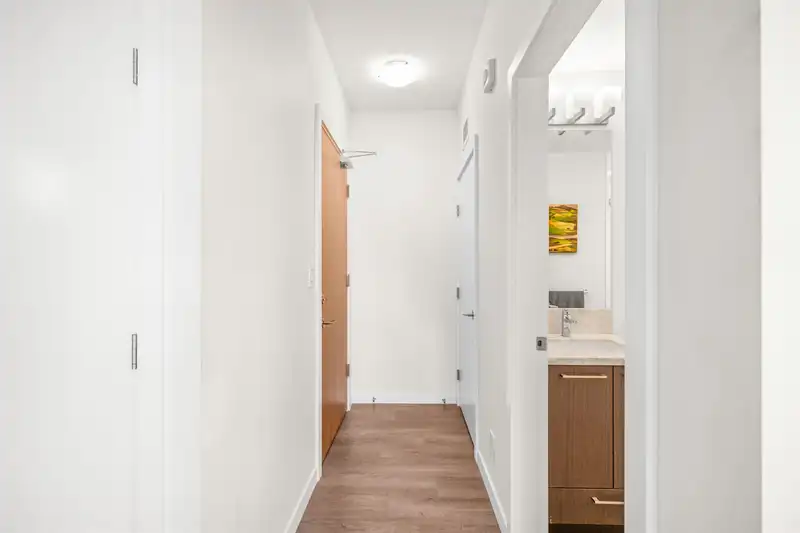 401 26 E ROYAL AVENUE - photo 2 of 35