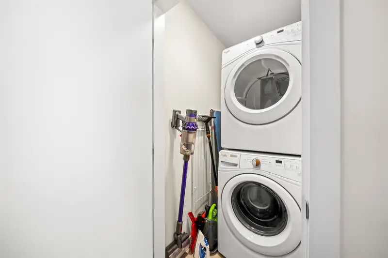 401 26 E ROYAL AVENUE - photo 3 of 35