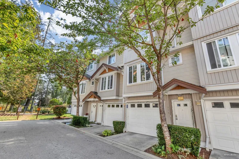 111 12711 64 AVENUE - photo 2 of 25