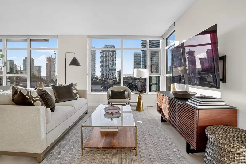 703 711 BRESLAY STREET - photo 3 of 25