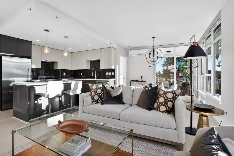 703 711 BRESLAY STREET - photo 4 of 25