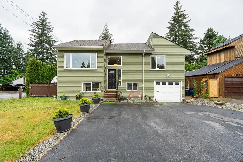 8015 CARIBOU STREET - photo 1 of 38