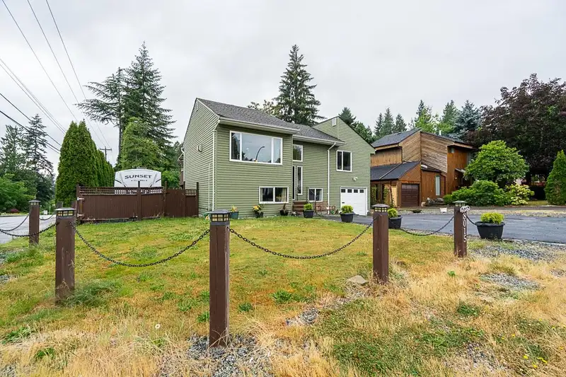 8015 CARIBOU STREET - photo 3 of 38