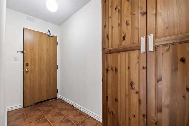 206 5800 COONEY ROAD - photo 3 of 32