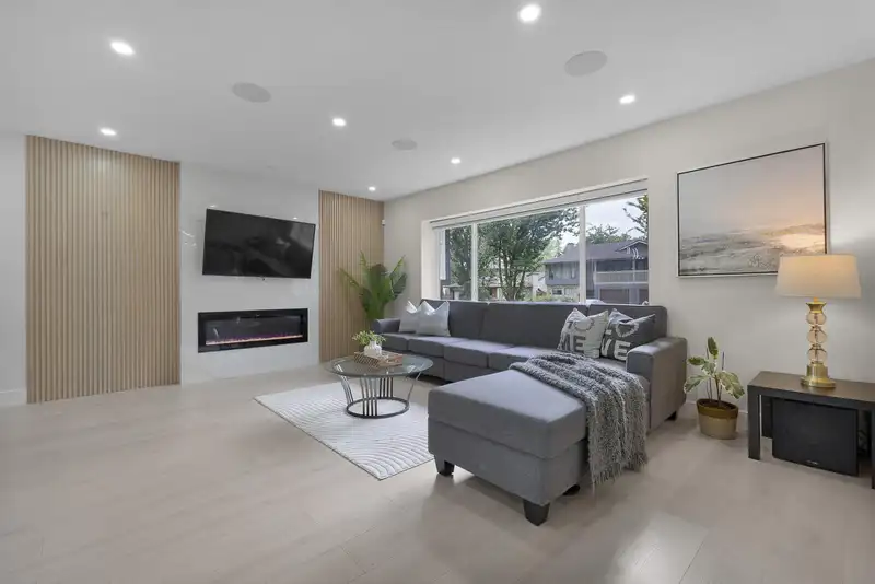 9763 155 STREET - photo 2 of 32