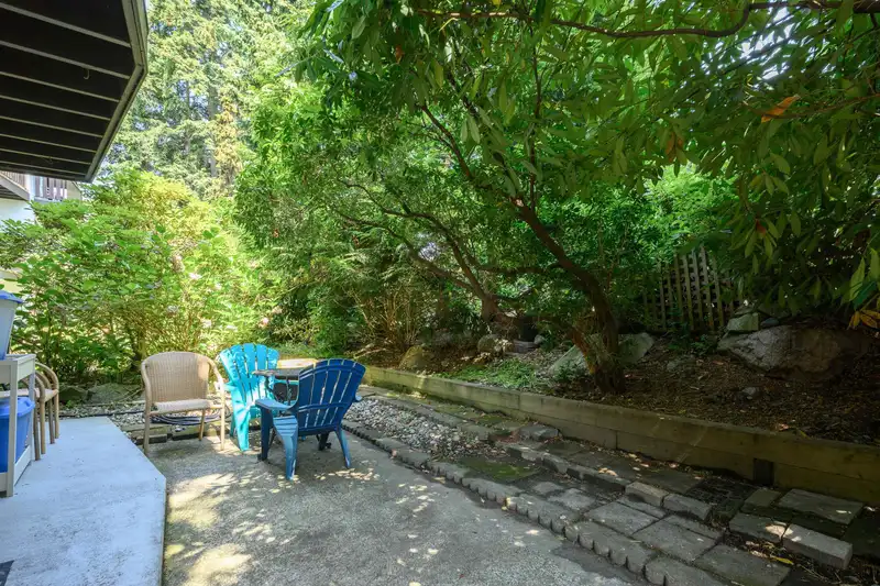 110 175 E 4TH STREET - photo 4 of 31